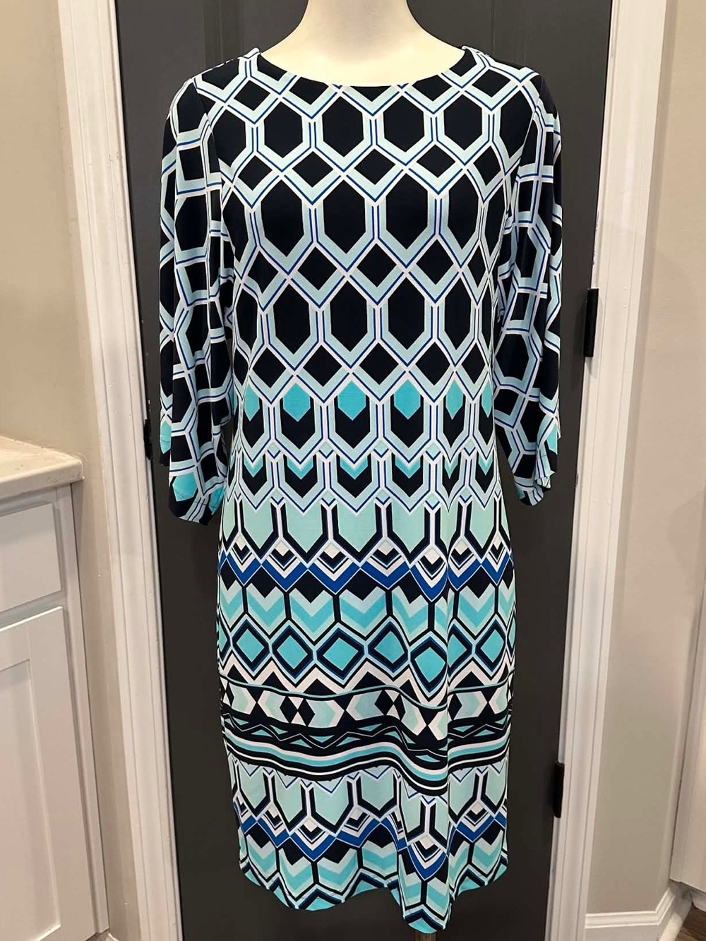 Chico’s Geometric Lined Knee Length 3/4 Sleeve Shift Dress- size 0 or 4/6
